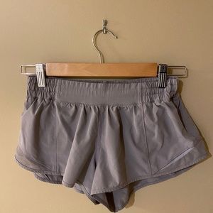 Lululemon Hotty Hot Short 2.5"